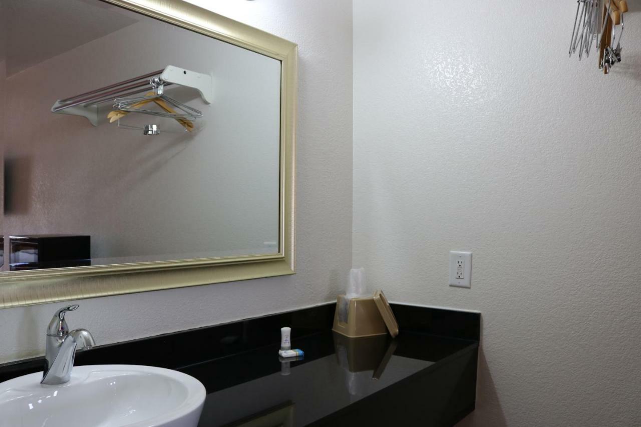 Heritage Inn & Suites El Dorado Екстер'єр фото