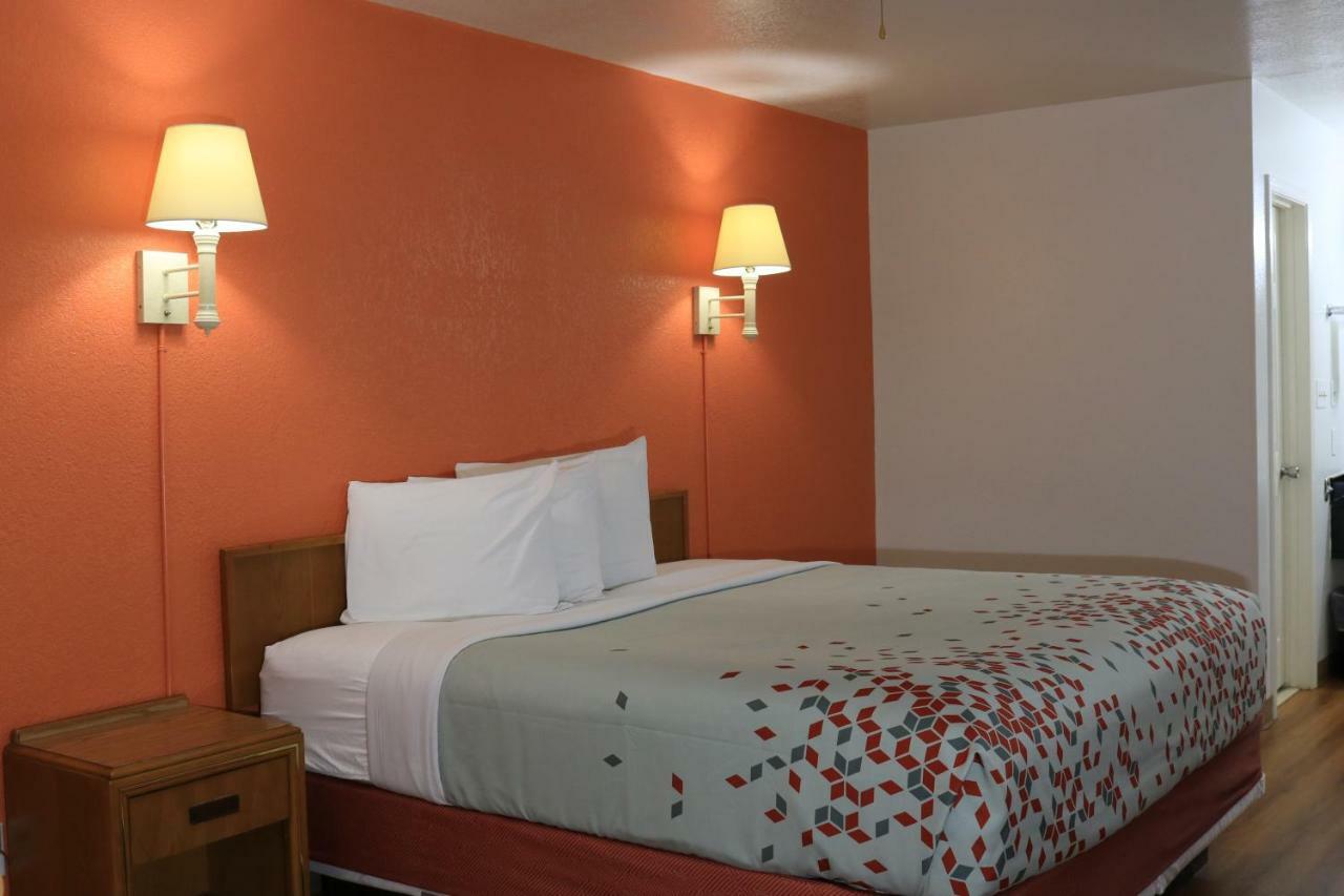 Heritage Inn & Suites El Dorado Екстер'єр фото