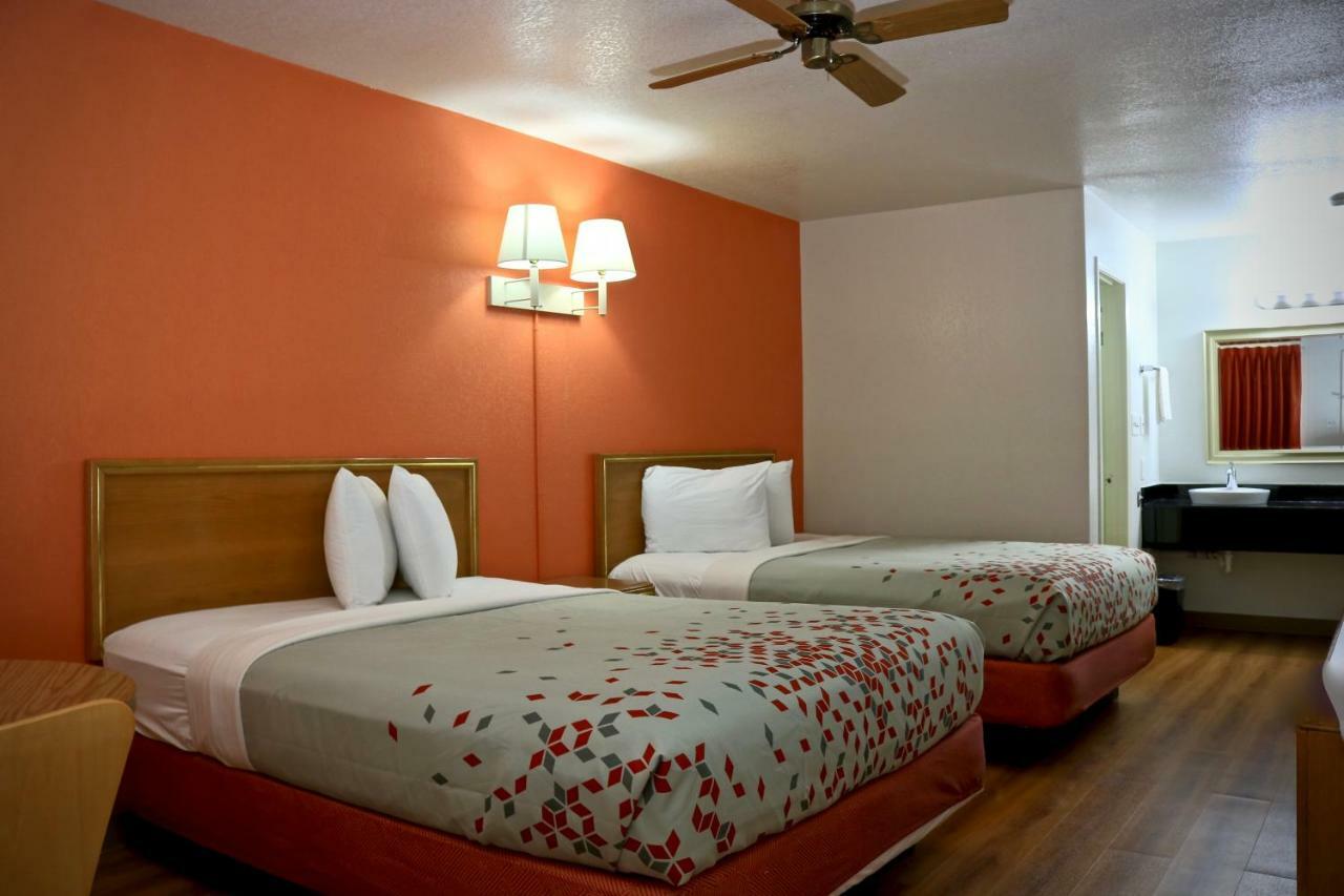 Heritage Inn & Suites El Dorado Екстер'єр фото